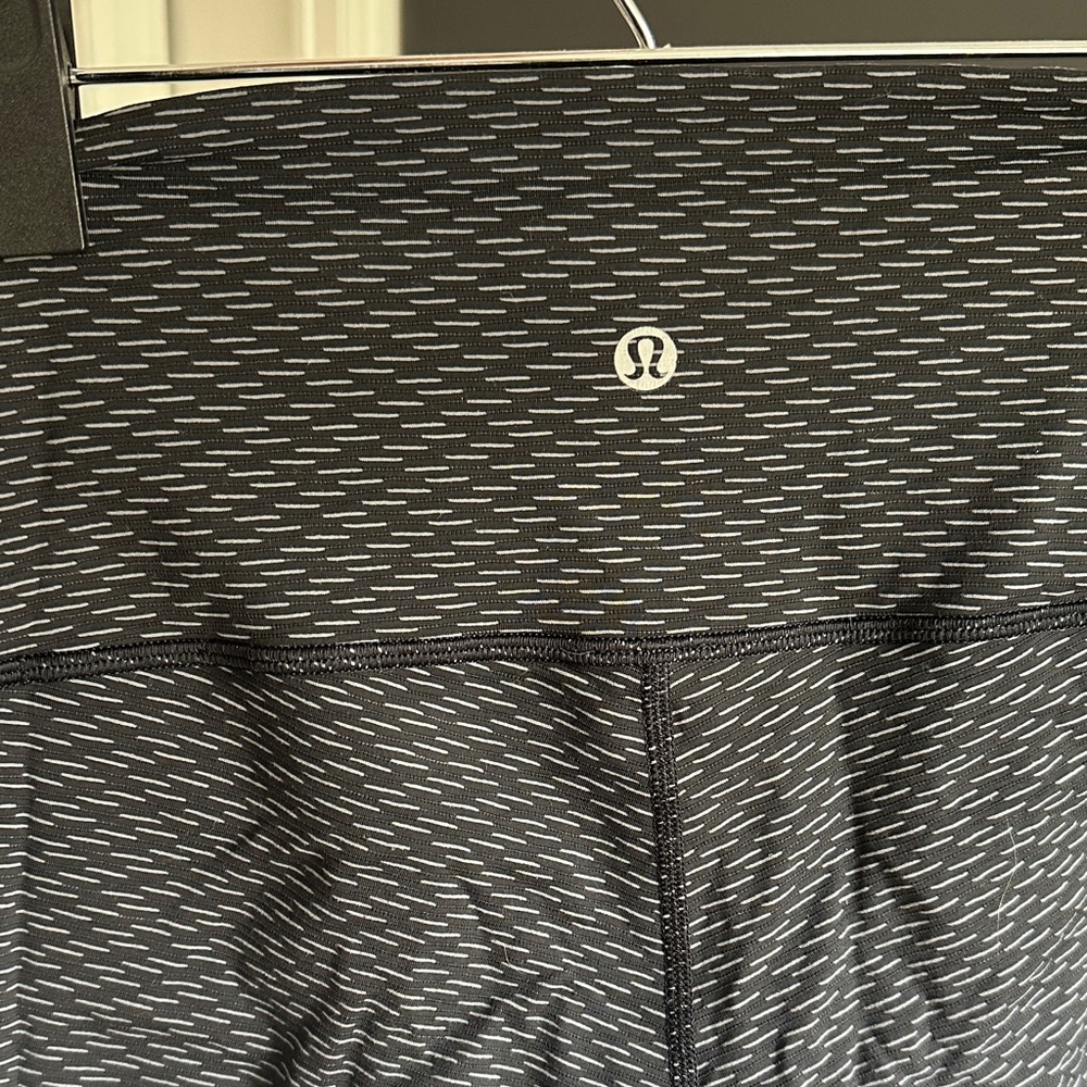 Lululemon Athletica Black and Gray Capris